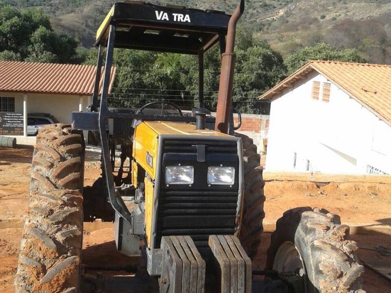 Trator Valtra 785 4x4